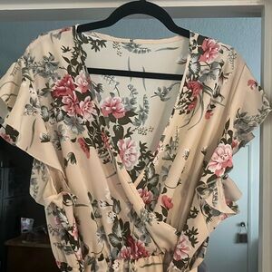 Very light summery dress!

Never worn, no tags.